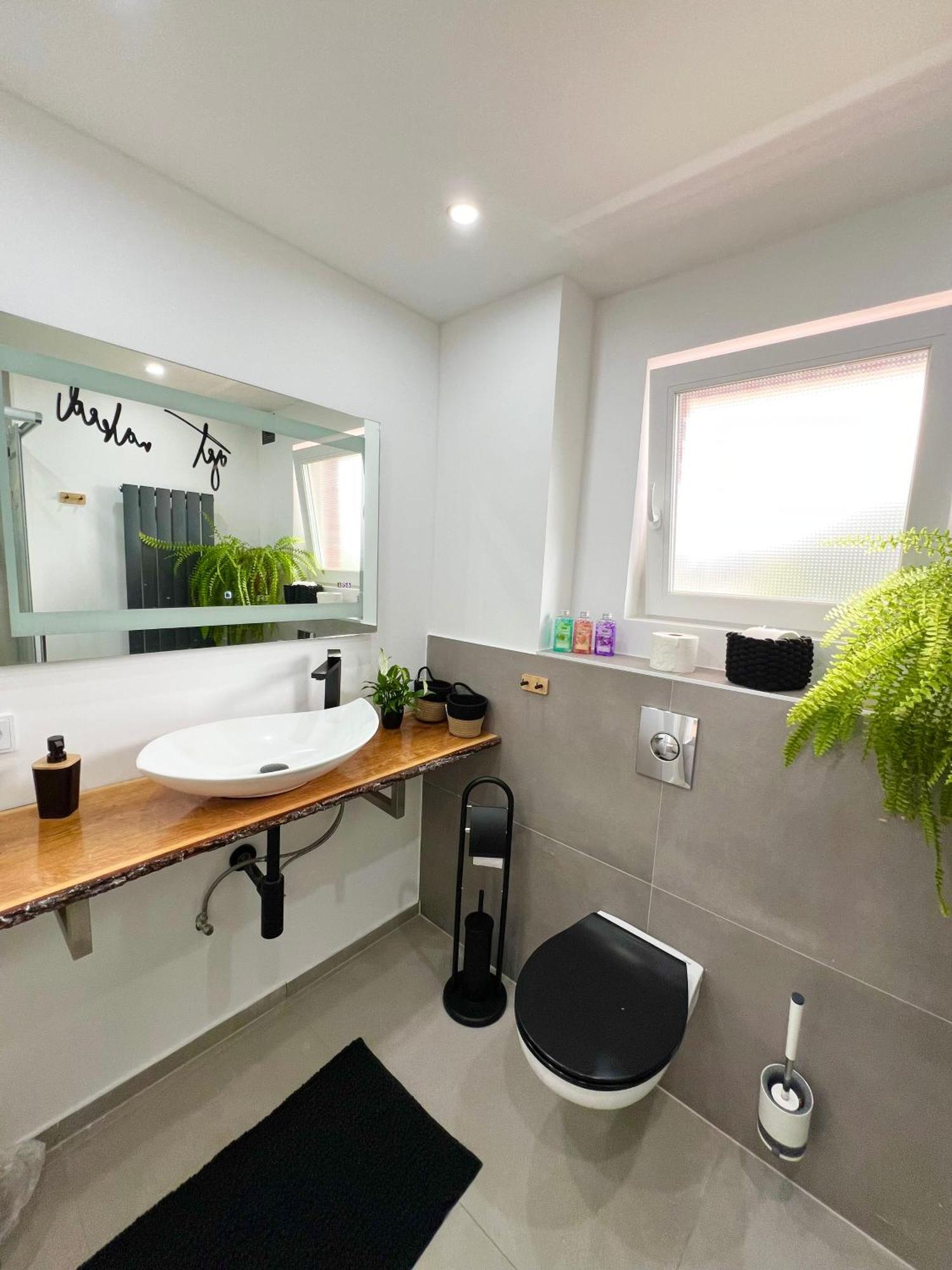 Elegante Apartment In Erftstadt Mit Balkon, Zentral, Bahnhof Nah, Phantasialand Bruehl Bei Cologne מראה חיצוני תמונה
