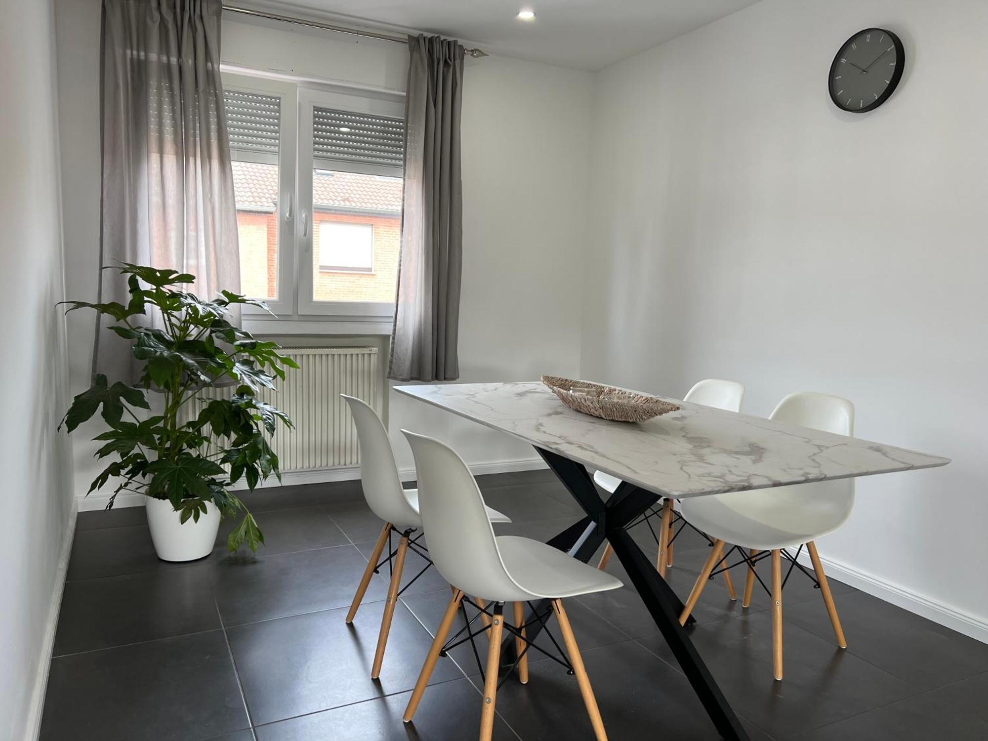 Elegante Apartment In Erftstadt Mit Balkon, Zentral, Bahnhof Nah, Phantasialand Bruehl Bei Cologne מראה חיצוני תמונה