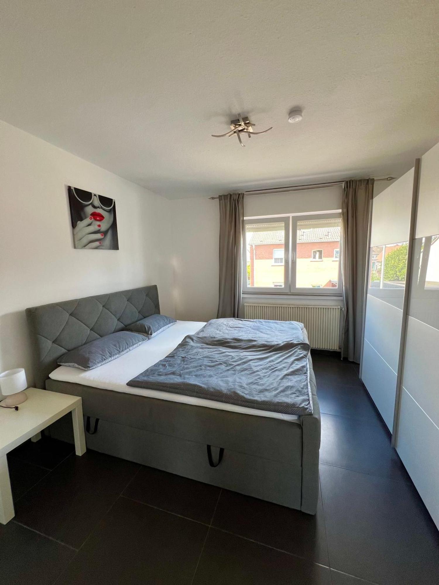 Elegante Apartment In Erftstadt Mit Balkon, Zentral, Bahnhof Nah, Phantasialand Bruehl Bei Cologne מראה חיצוני תמונה