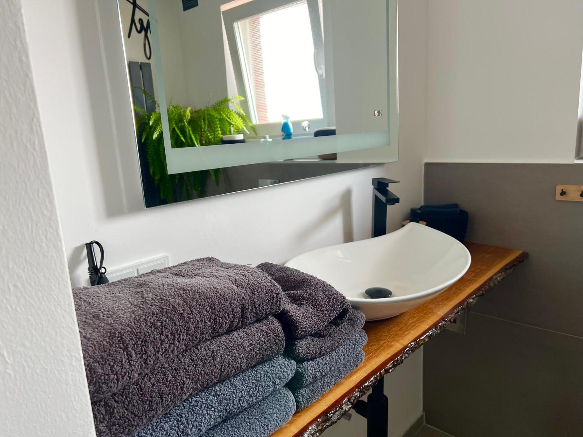 Elegante Apartment In Erftstadt Mit Balkon, Zentral, Bahnhof Nah, Phantasialand Bruehl Bei Cologne מראה חיצוני תמונה